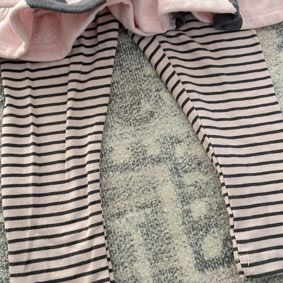 Matching Set - Picture 4 of 4